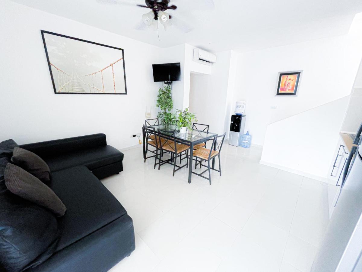 פונטה קאנה Villas & Apartments Vacation Hotel Rentals Long Term Bavaro Los Corales מראה חיצוני תמונה
